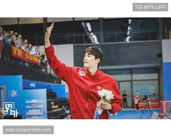 汪顺训练完直接啃鸡腿，这自律和放纵的切换也太真实了